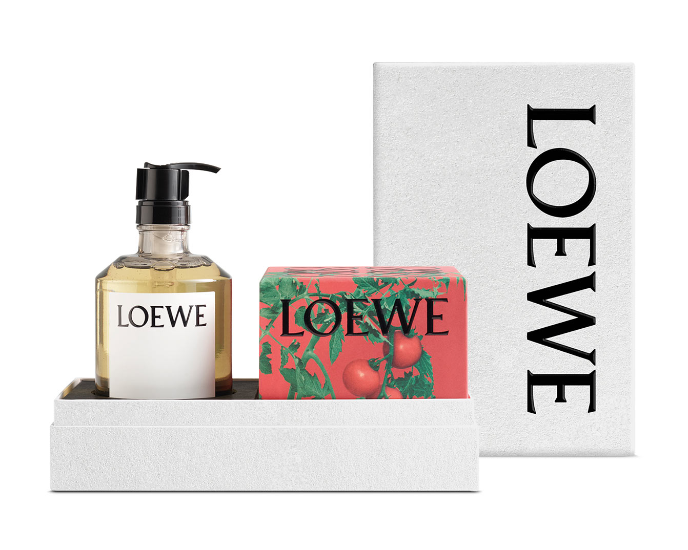 人気の贈り物が LOEWE フレグランス キャンドル リキッドソープset